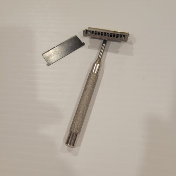 Vintage Enders Safety Razor Silver Tone with 2 blade. - Picture 1 of 12